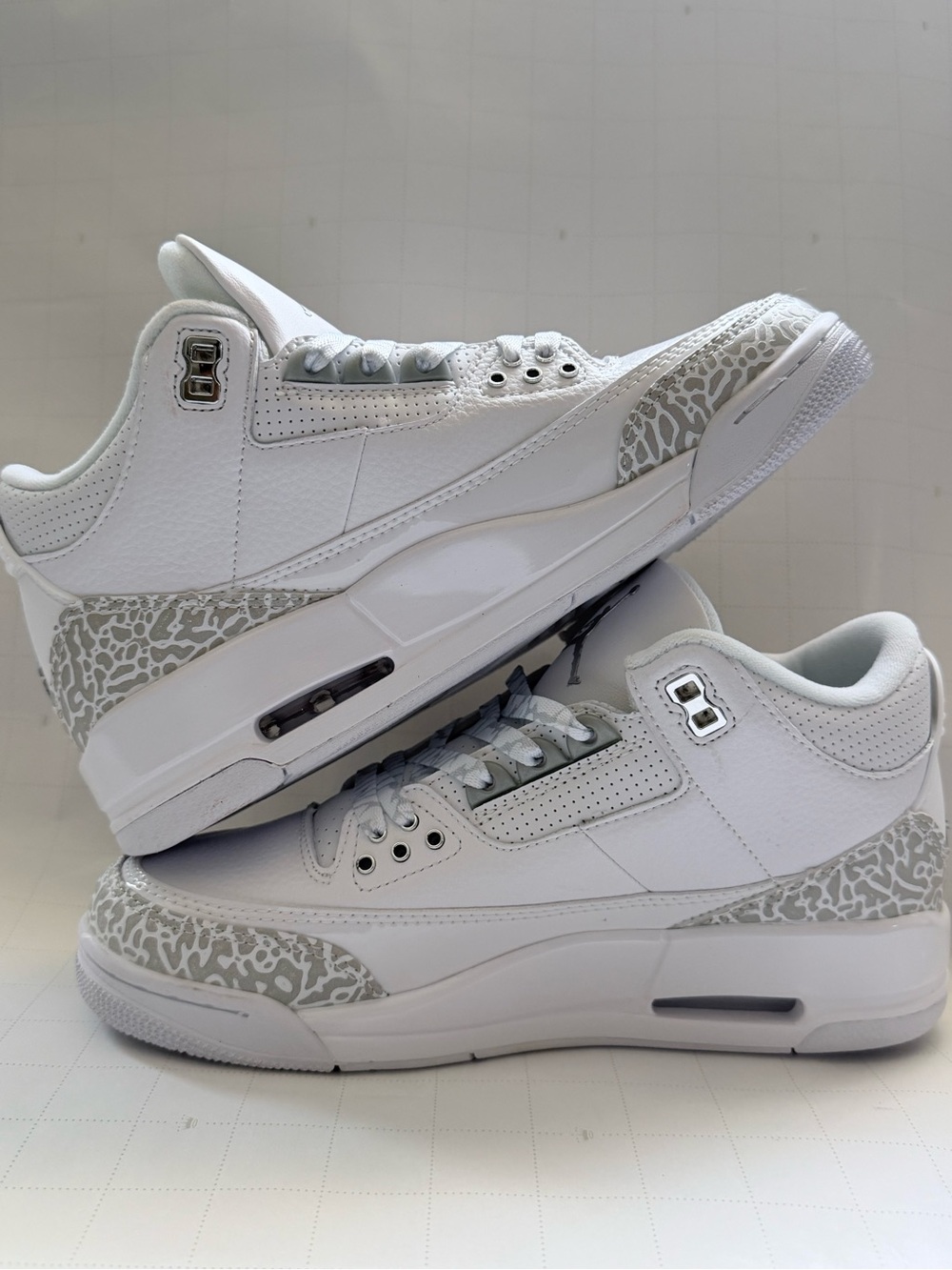 Jordan White and Gray Retro Basketball Shoes